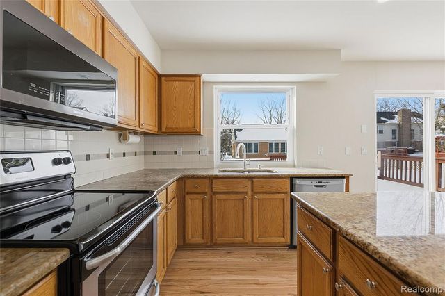 45677 Radnor Road, Canton, MI 48187