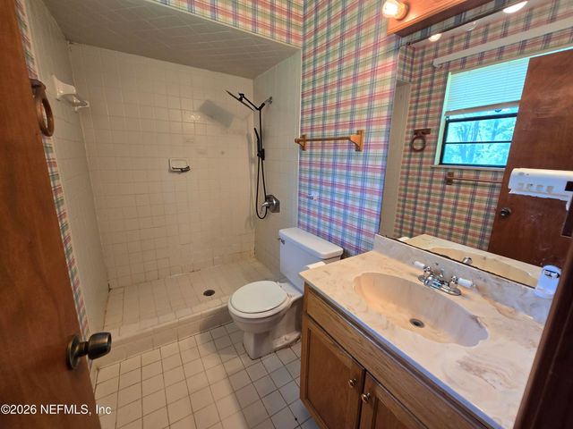 7060 SENECA Avenue, Jacksonville, FL 32210