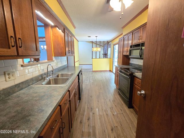 7060 SENECA Avenue, Jacksonville, FL 32210