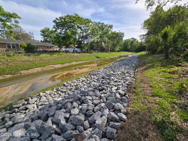 7060 SENECA Avenue, Jacksonville, FL 32210