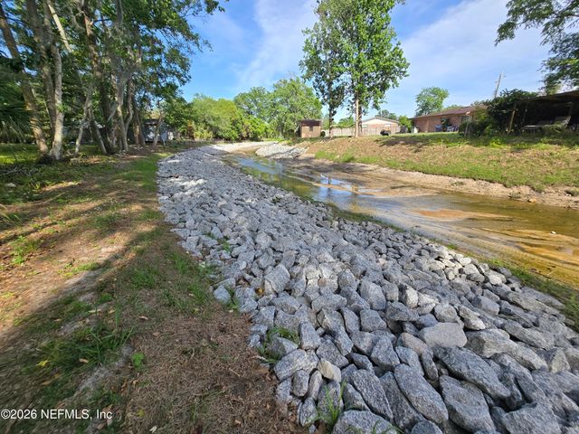 7060 SENECA Avenue, Jacksonville, FL 32210