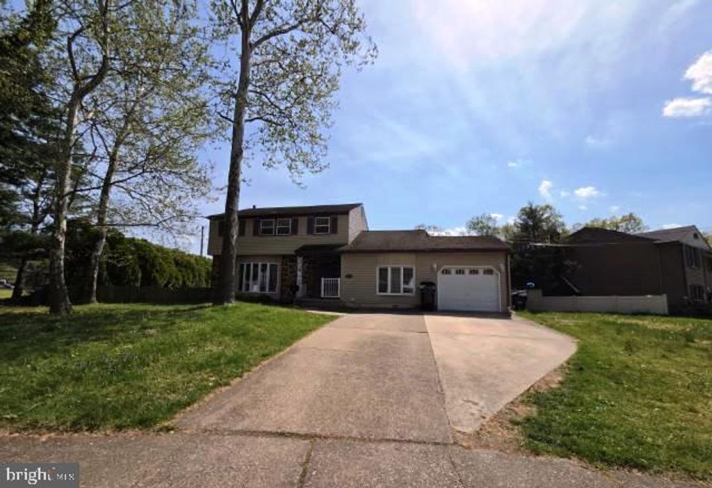 13 GRAY BIRCH CT, Blackwood, NJ 08012