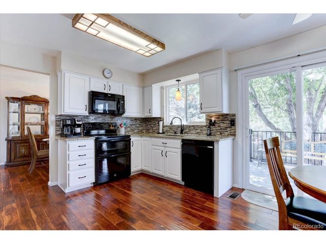 6947 Landmark Dr, Parker, CO 80138
