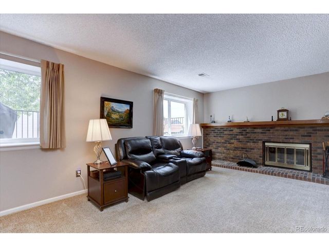 6947 Landmark Dr, Parker, CO 80138