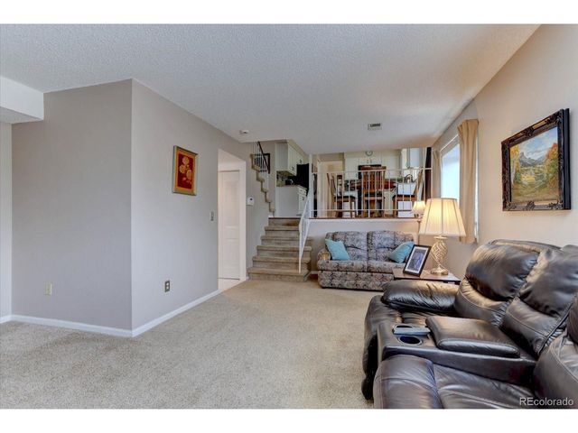 6947 Landmark Dr, Parker, CO 80138
