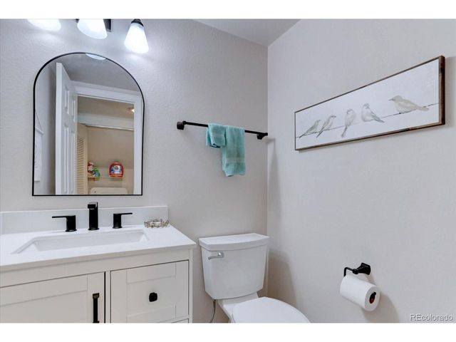6947 Landmark Dr, Parker, CO 80138