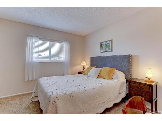 6947 Landmark Dr, Parker, CO 80138