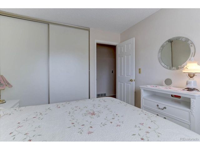 6947 Landmark Dr, Parker, CO 80138