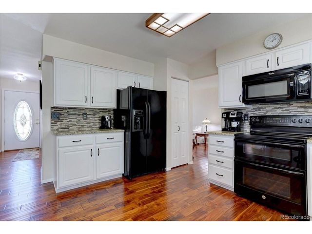 6947 Landmark Dr, Parker, CO 80138