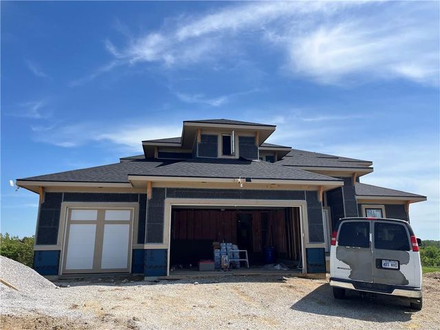 517 Bentwater Drive, Raymore, MO 64083