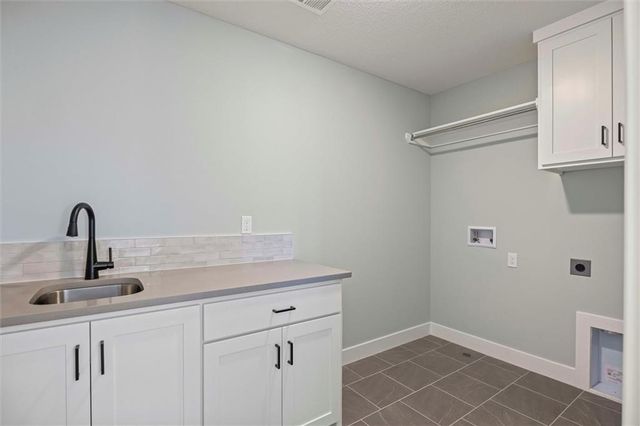 517 Bentwater Drive, Raymore, MO 64083