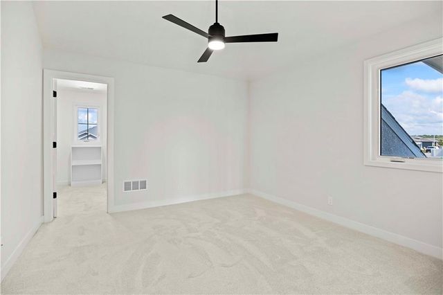 517 Bentwater Drive, Raymore, MO 64083