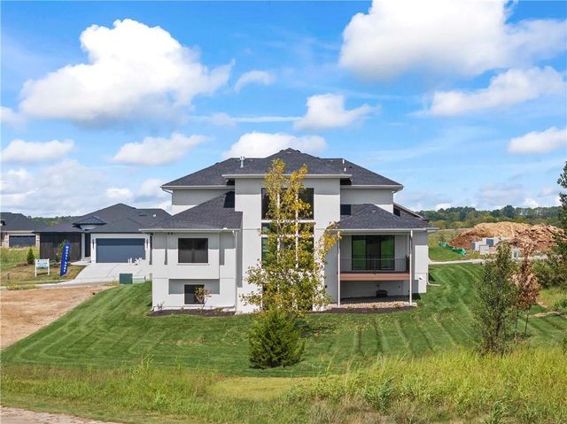 517 Bentwater Drive, Raymore, MO 64083