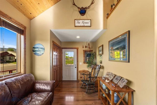 702 Nebula Street, Livingston, MT 59047