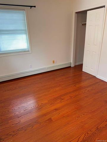 10 The Spur, Syosset, NY 11791