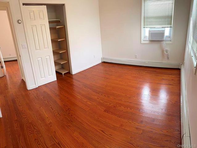 10 The Spur, Syosset, NY 11791