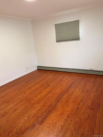 10 The Spur, Syosset, NY 11791