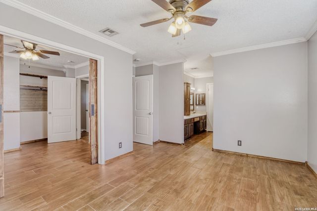 5210 Tom Stafford Dr, Kirby, TX 78219