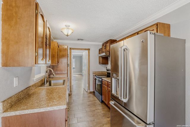 5210 Tom Stafford Dr, Kirby, TX 78219