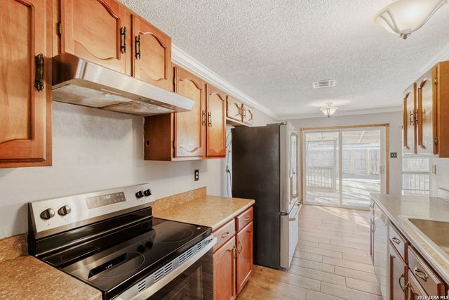 5210 Tom Stafford Dr, Kirby, TX 78219