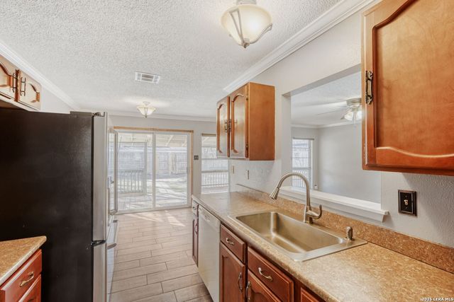 5210 Tom Stafford Dr, Kirby, TX 78219