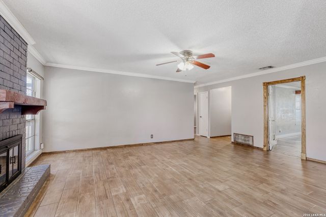 5210 Tom Stafford Dr, Kirby, TX 78219