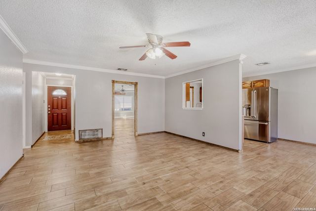 5210 Tom Stafford Dr, Kirby, TX 78219