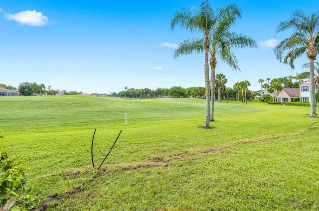 1753 Victoria Circle, Vero Beach, FL 32967