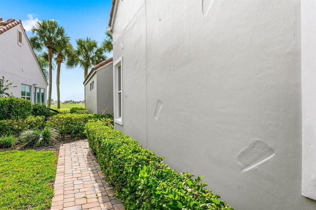 1753 Victoria Circle, Vero Beach, FL 32967