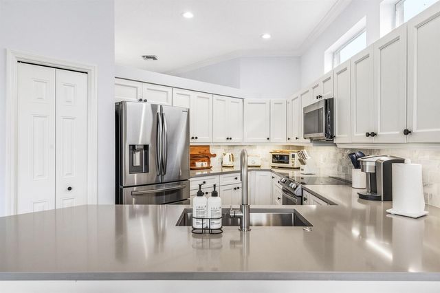 1753 Victoria Circle, Vero Beach, FL 32967