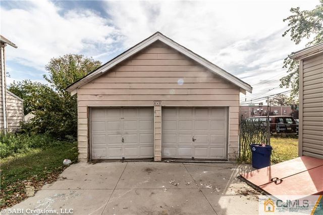 556 Roosevelt Avenue 2, Carteret, NJ 07008