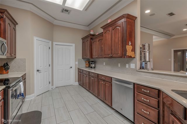 304 Dogwood South Lane, Haughton, LA 71037