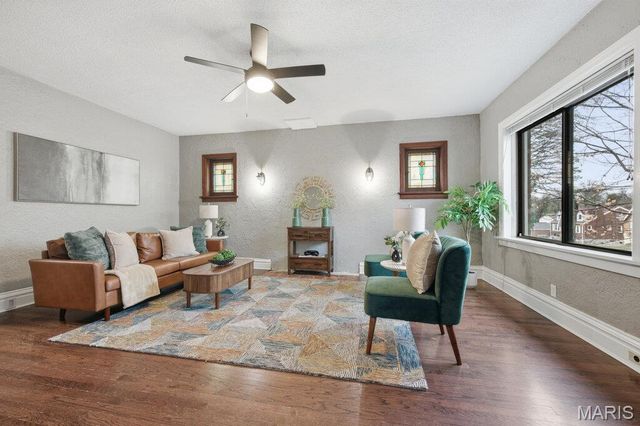 8016 Wynwood Drive, St Louis, MO 63123