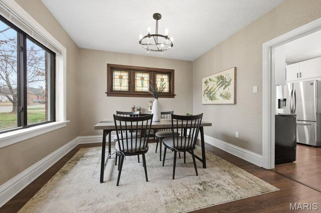 8016 Wynwood Drive, St Louis, MO 63123