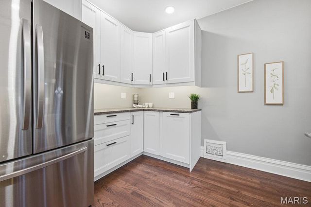 8016 Wynwood Drive, St Louis, MO 63123