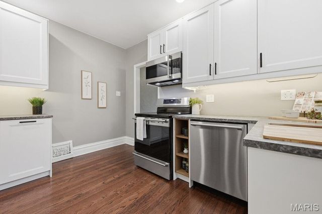 8016 Wynwood Drive, St Louis, MO 63123