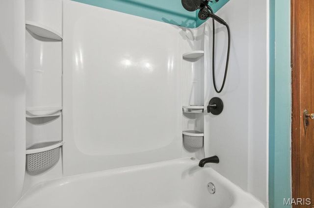 8016 Wynwood Drive, St Louis, MO 63123