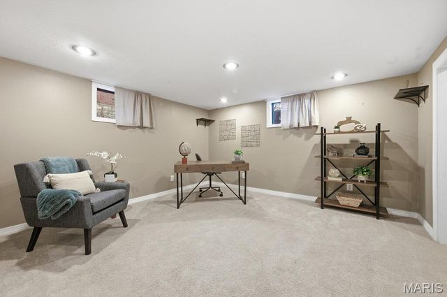 8016 Wynwood Drive, St Louis, MO 63123