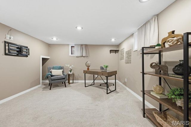 8016 Wynwood Drive, St Louis, MO 63123