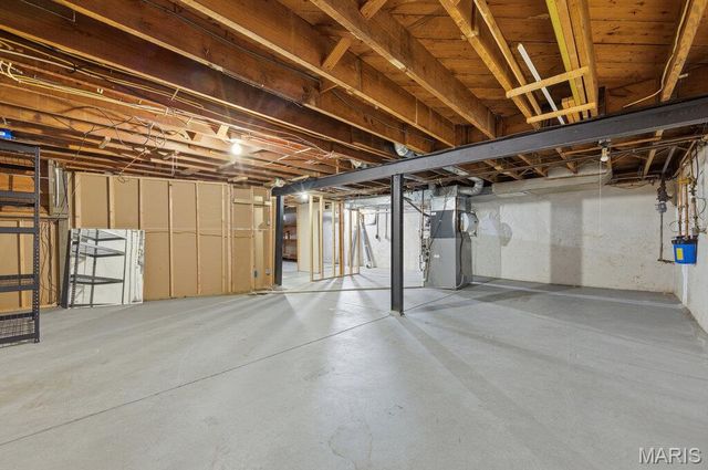 8016 Wynwood Drive, St Louis, MO 63123