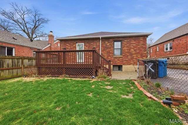 8016 Wynwood Drive, St Louis, MO 63123