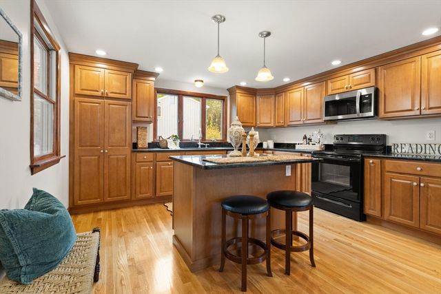 7 King Street, Reading, MA 01867