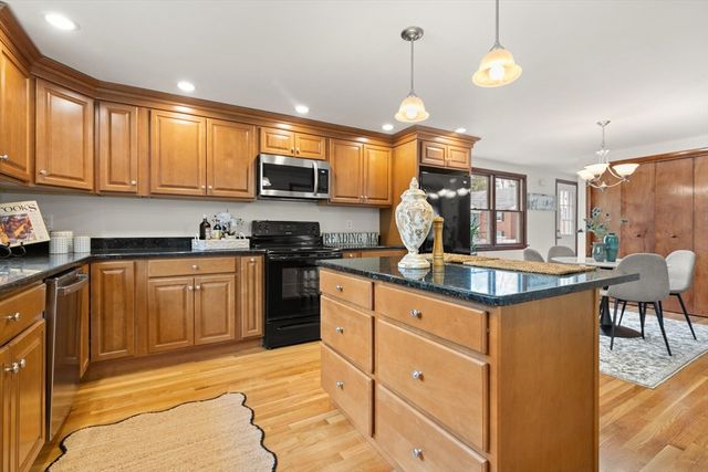 7 King Street, Reading, MA 01867