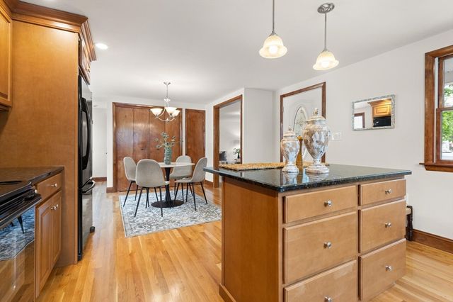 7 King Street, Reading, MA 01867