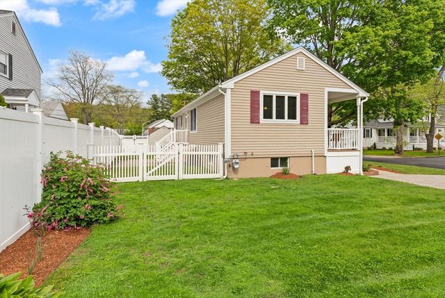 7 King Street, Reading, MA 01867