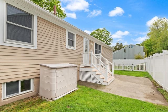7 King Street, Reading, MA 01867