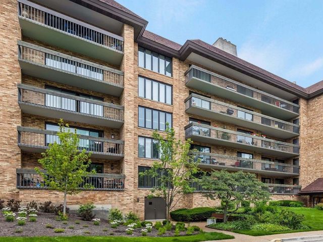 1621 Mission Hills Road N201, Northbrook, IL 60062