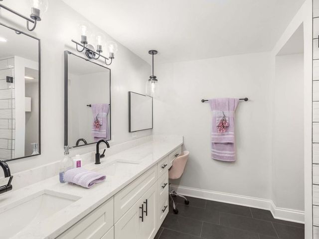 1621 Mission Hills Road N201, Northbrook, IL 60062