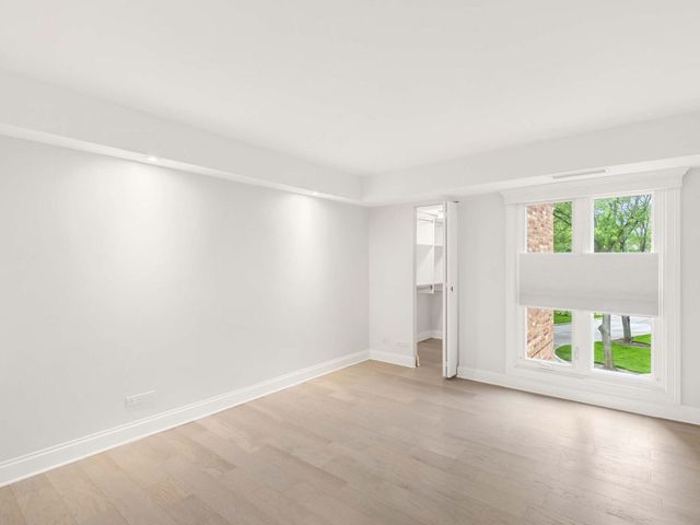 1621 Mission Hills Road N201, Northbrook, IL 60062
