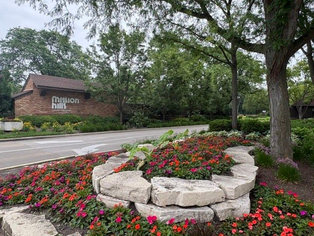 1621 Mission Hills Road N201, Northbrook, IL 60062
